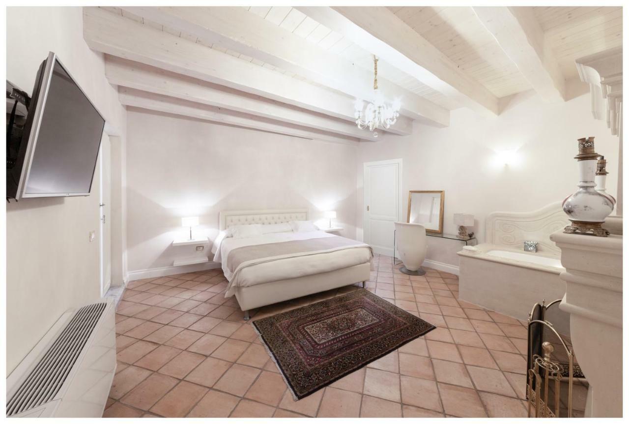 Boutique - Lodge&Suites Crotone Extérieur photo